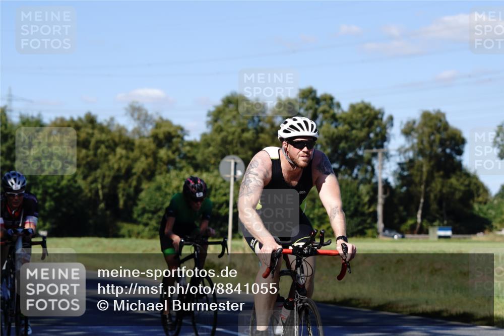 07.09.2025 - 19. Norderstedt Triathlon Michael Burmester http://msf.ph/oto/8841055 07.09.2025 15:17:25 Radfahren 396, 445, 467, 871, 938 meine-sportfotos.de