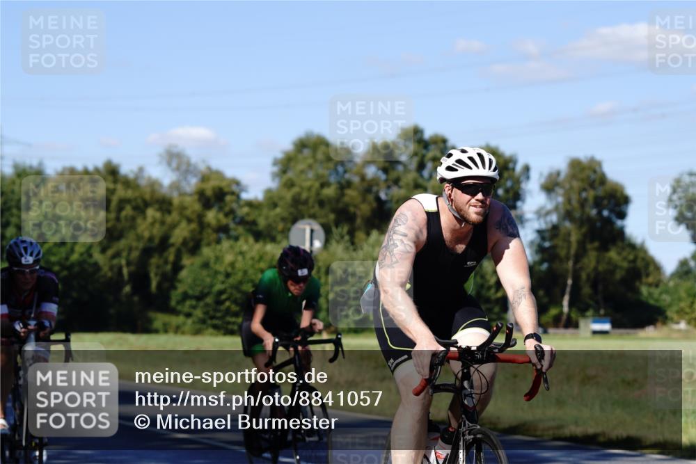 07.09.2025 - 19. Norderstedt Triathlon Michael Burmester http://msf.ph/oto/8841057 07.09.2025 15:17:25 Radfahren 396, 445, 467, 871, 938 meine-sportfotos.de