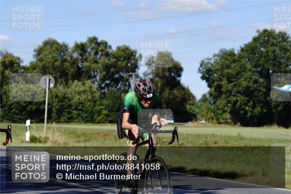 07.09.2025 - 19. Norderstedt Triathlon Michael Burmester http://msf.ph/oto/8841058 07.09.2025 15:17:25 Radfahren 396, 445, 467, 871, 938 meine-sportfotos.de