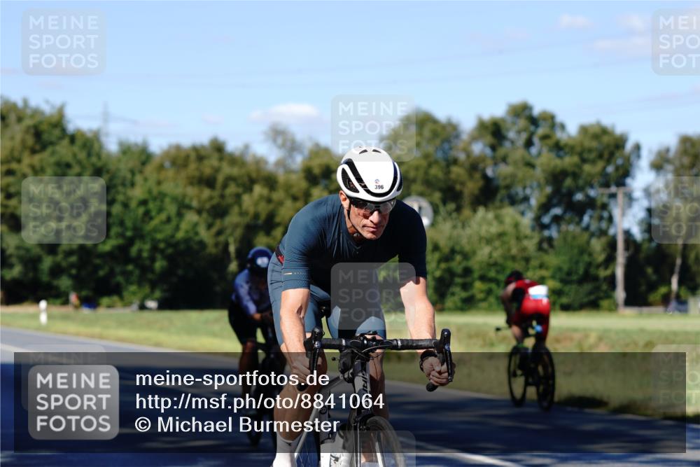 07.09.2025 - 19. Norderstedt Triathlon Michael Burmester http://msf.ph/oto/8841064 07.09.2025 15:17:28 Radfahren 396, 407, 445, 448, 467, 871, 938 meine-sportfotos.de