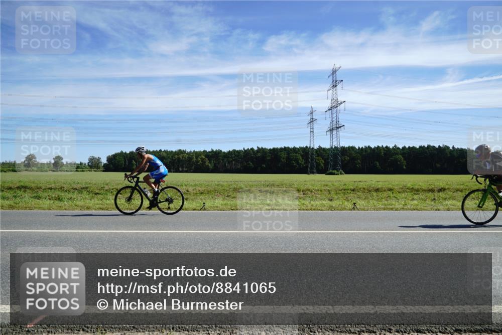 07.09.2025 - 19. Norderstedt Triathlon Michael Burmester http://msf.ph/oto/8841065 07.09.2025 12:23:16 Radfahren 167, 174 meine-sportfotos.de