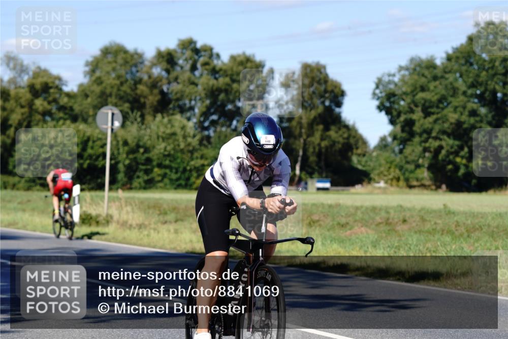 07.09.2025 - 19. Norderstedt Triathlon Michael Burmester http://msf.ph/oto/8841069 07.09.2025 15:17:29 Radfahren 396, 407, 448, 938 meine-sportfotos.de