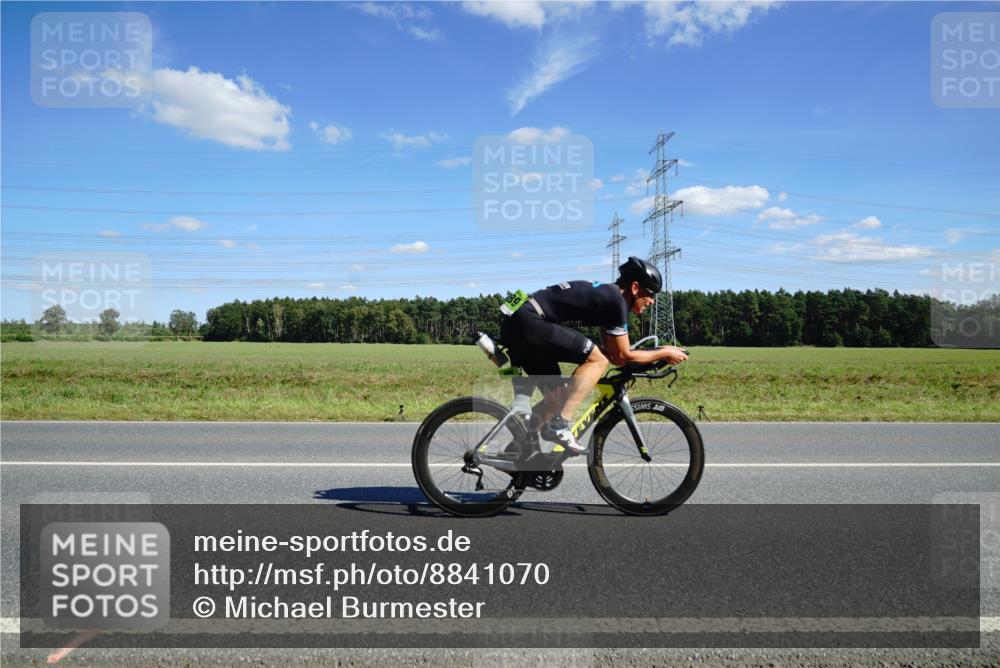 07.09.2025 - 19. Norderstedt Triathlon Michael Burmester http://msf.ph/oto/8841070 07.09.2025 14:30:43 Radfahren 989, 1000, 1022 meine-sportfotos.de