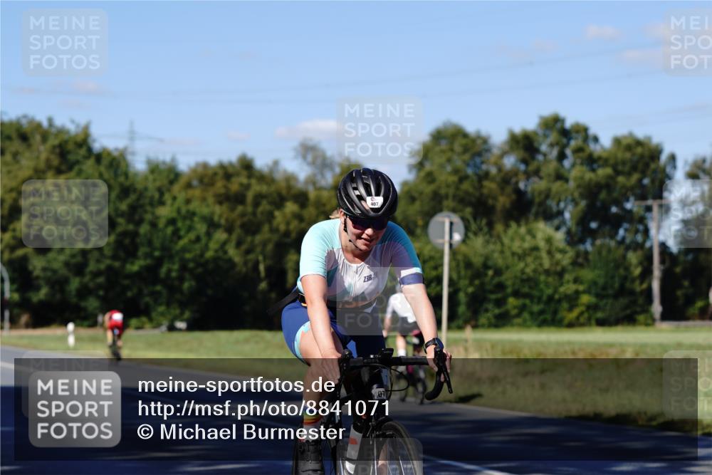 07.09.2025 - 19. Norderstedt Triathlon Michael Burmester http://msf.ph/oto/8841071 07.09.2025 15:17:32 Radfahren 399, 407, 448 meine-sportfotos.de
