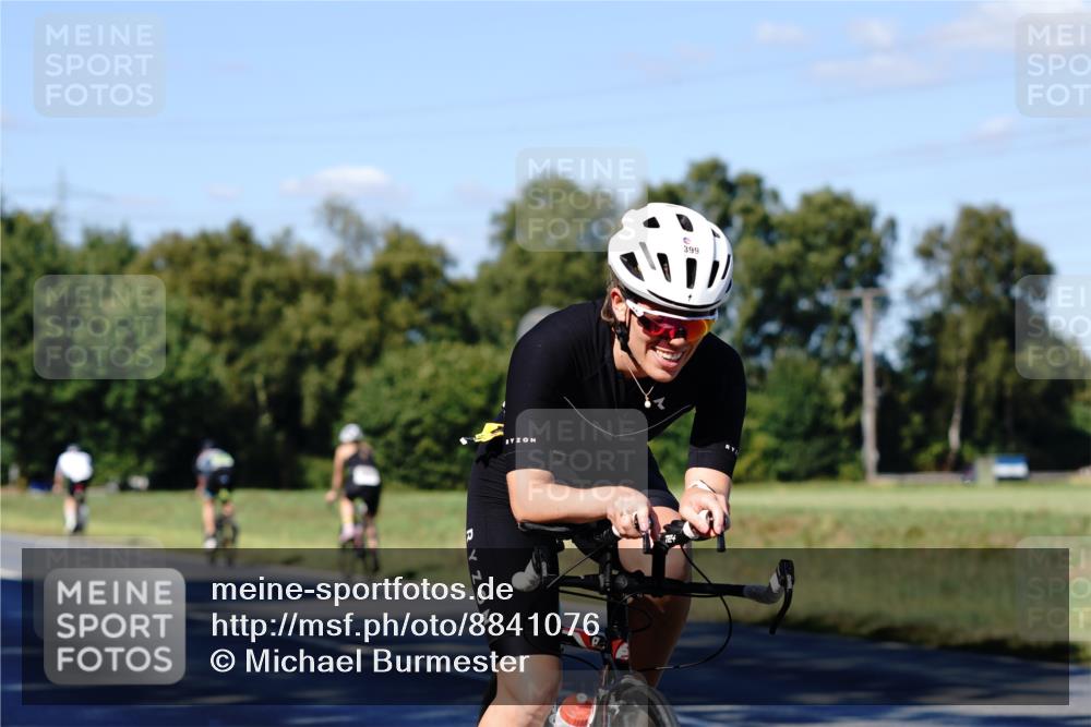07.09.2025 - 19. Norderstedt Triathlon Michael Burmester http://msf.ph/oto/8841076 07.09.2025 15:17:34 Radfahren 399, 407, 878, 1470 meine-sportfotos.de