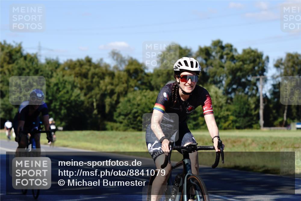 07.09.2025 - 19. Norderstedt Triathlon Michael Burmester http://msf.ph/oto/8841079 07.09.2025 15:17:36 Radfahren 399, 878, 1470 meine-sportfotos.de