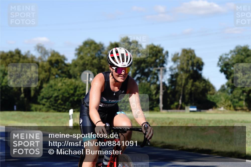 07.09.2025 - 19. Norderstedt Triathlon Michael Burmester http://msf.ph/oto/8841091 07.09.2025 15:17:44 Radfahren 889, 913, 1486 meine-sportfotos.de