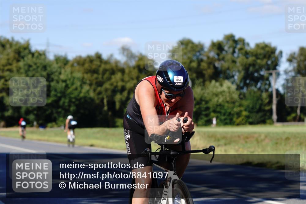 07.09.2025 - 19. Norderstedt Triathlon Michael Burmester http://msf.ph/oto/8841097 07.09.2025 15:17:53 Radfahren 884 meine-sportfotos.de
