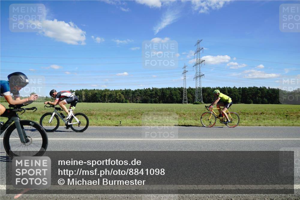 07.09.2025 - 19. Norderstedt Triathlon Michael Burmester http://msf.ph/oto/8841098 07.09.2025 14:30:50 Radfahren 444 meine-sportfotos.de