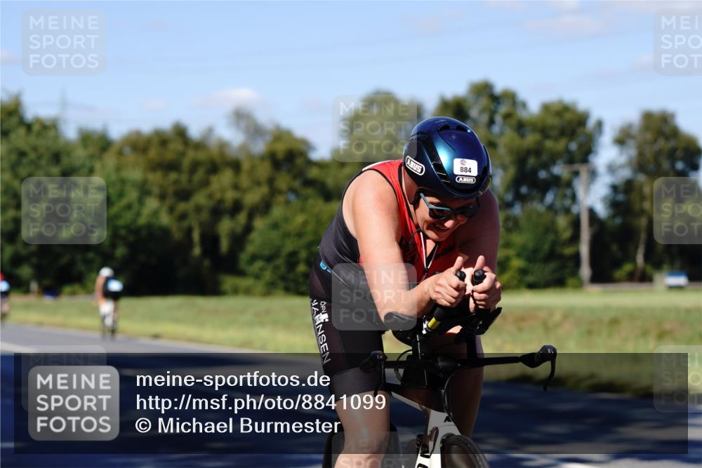07.09.2025 - 19. Norderstedt Triathlon Michael Burmester http://msf.ph/oto/8841099 07.09.2025 15:17:53 Radfahren 884 meine-sportfotos.de