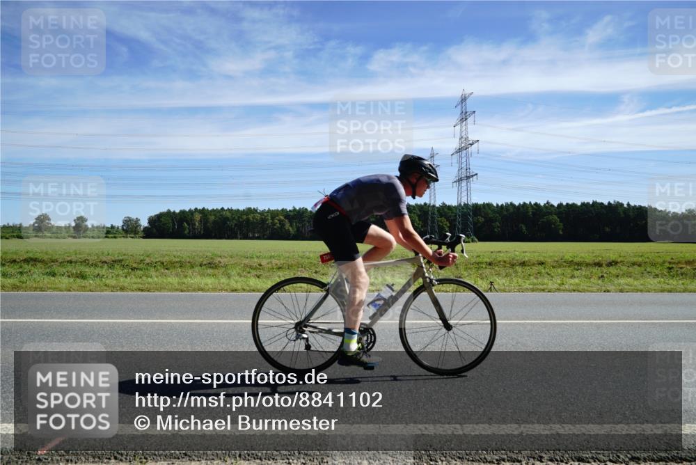 07.09.2025 - 19. Norderstedt Triathlon Michael Burmester http://msf.ph/oto/8841102 07.09.2025 12:23:21 Radfahren 174, 758 meine-sportfotos.de