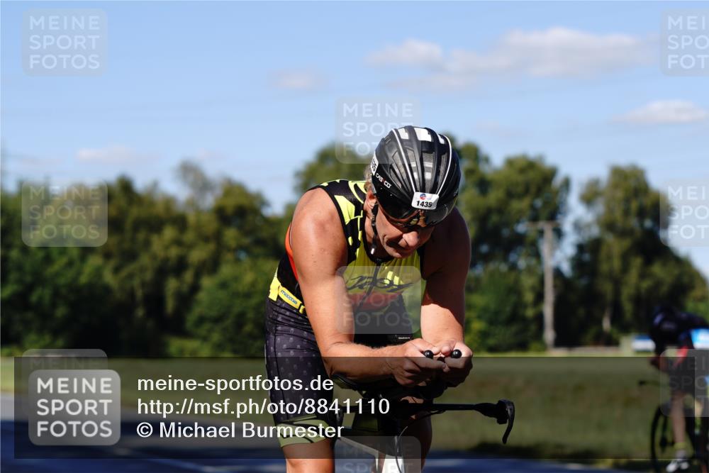 07.09.2025 - 19. Norderstedt Triathlon Michael Burmester http://msf.ph/oto/8841110 07.09.2025 15:19:19 Radfahren 1435 meine-sportfotos.de