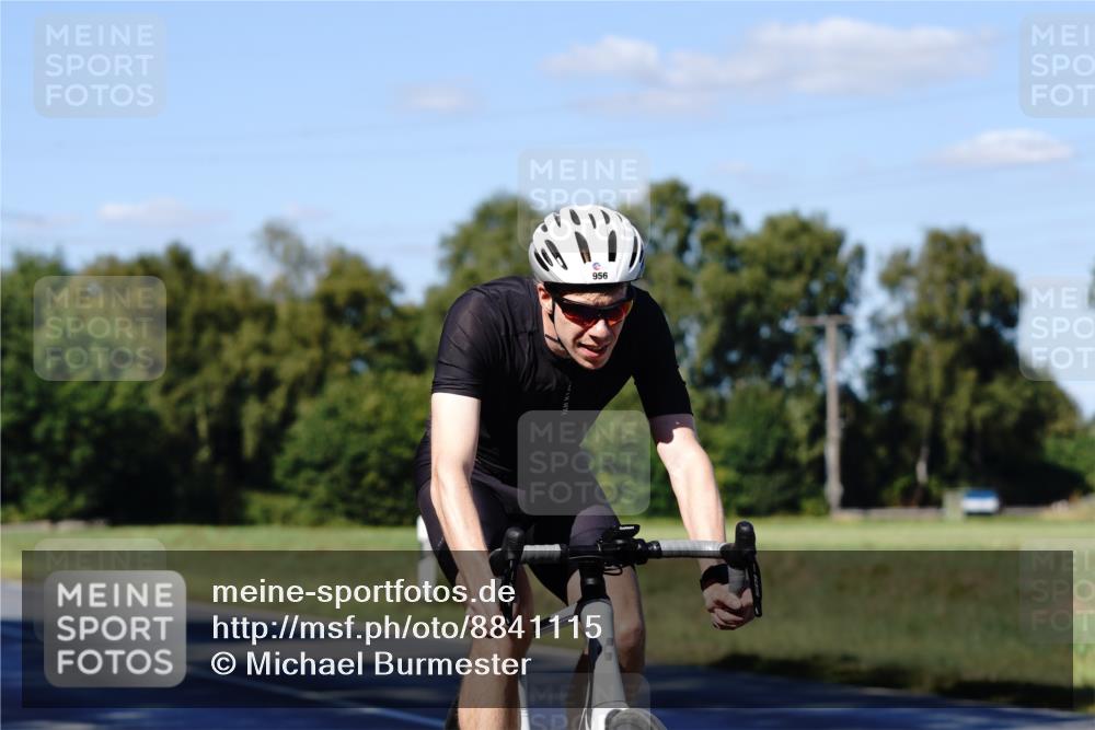 07.09.2025 - 19. Norderstedt Triathlon Michael Burmester http://msf.ph/oto/8841115 07.09.2025 15:19:24 Radfahren 956 meine-sportfotos.de