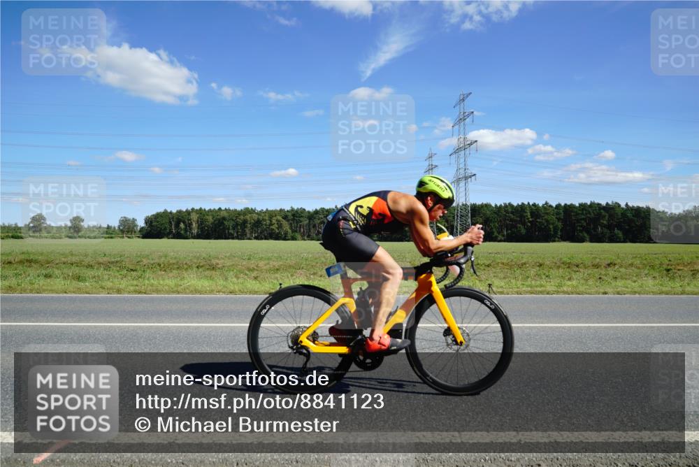 07.09.2025 - 19. Norderstedt Triathlon Michael Burmester http://msf.ph/oto/8841123 07.09.2025 14:30:54 Radfahren 452, 896, 976, 984, 1434 meine-sportfotos.de