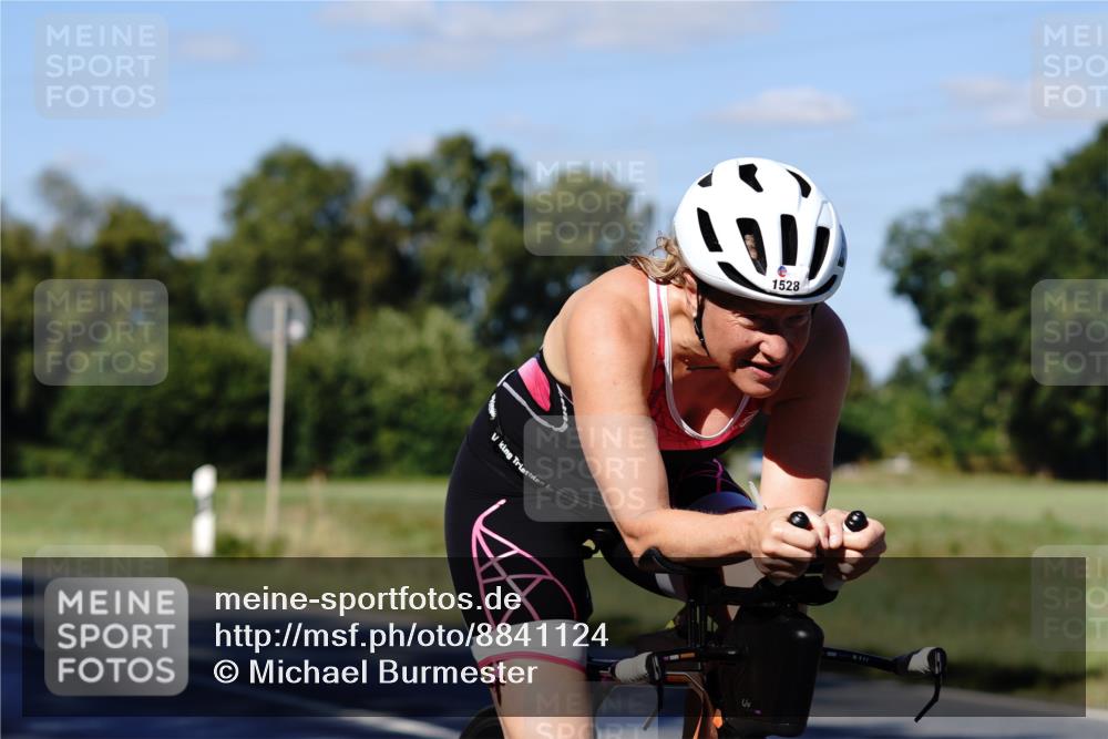 07.09.2025 - 19. Norderstedt Triathlon Michael Burmester http://msf.ph/oto/8841124 07.09.2025 15:19:32 Radfahren 438, 1528 meine-sportfotos.de