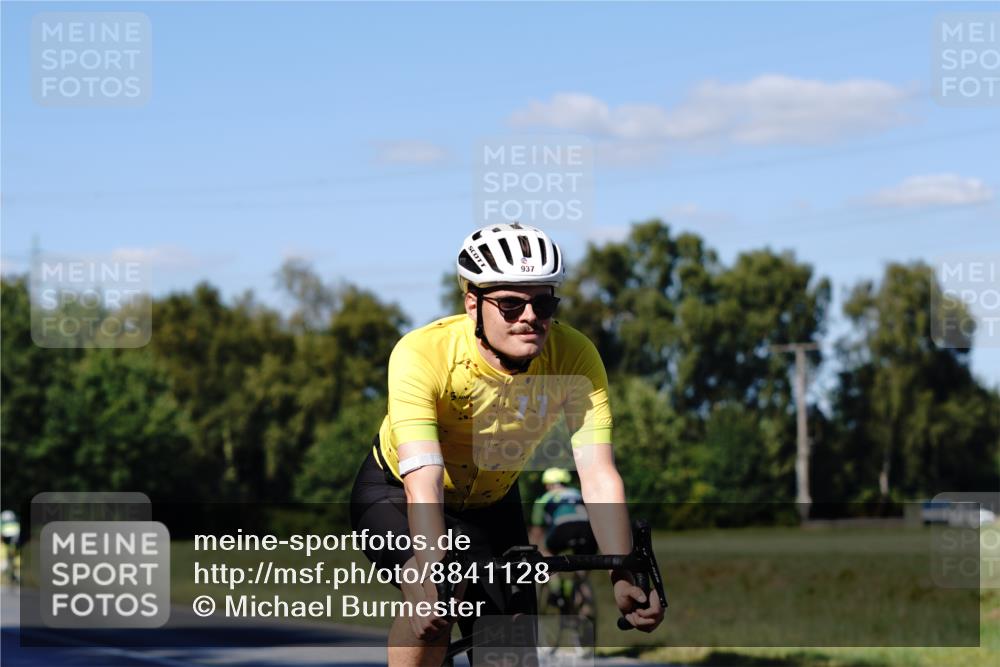 07.09.2025 - 19. Norderstedt Triathlon Michael Burmester http://msf.ph/oto/8841128 07.09.2025 15:19:43 Radfahren 937 meine-sportfotos.de