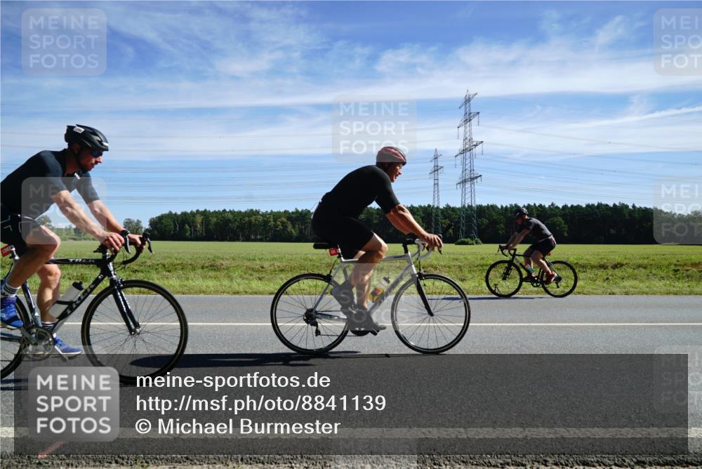 07.09.2025 - 19. Norderstedt Triathlon Michael Burmester http://msf.ph/oto/8841139 07.09.2025 12:23:31 Radfahren 173, 835, 1296, 1379 meine-sportfotos.de