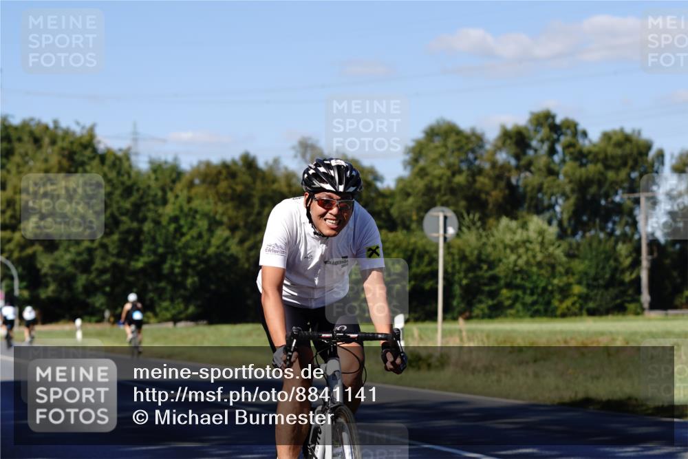 07.09.2025 - 19. Norderstedt Triathlon Michael Burmester http://msf.ph/oto/8841141 07.09.2025 15:20:01 Radfahren 955 meine-sportfotos.de