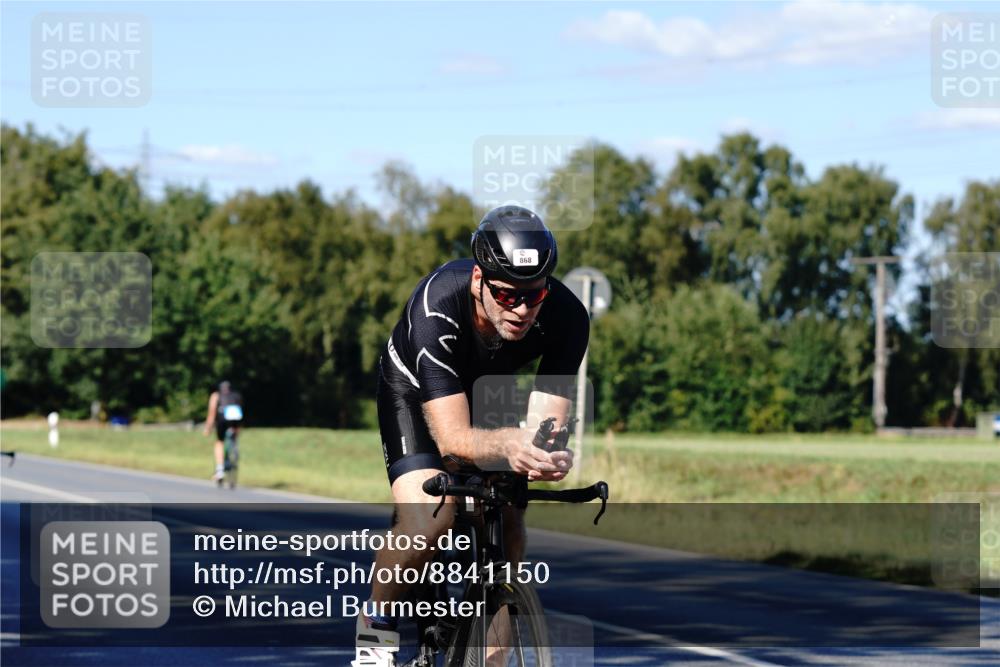 07.09.2025 - 19. Norderstedt Triathlon Michael Burmester http://msf.ph/oto/8841150 07.09.2025 15:20:12 Radfahren 868, 1495, 1526 meine-sportfotos.de