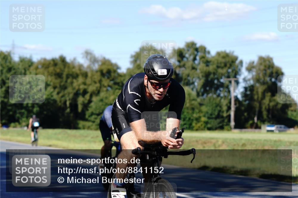 07.09.2025 - 19. Norderstedt Triathlon Michael Burmester http://msf.ph/oto/8841152 07.09.2025 15:20:12 Radfahren 868, 1495, 1526 meine-sportfotos.de