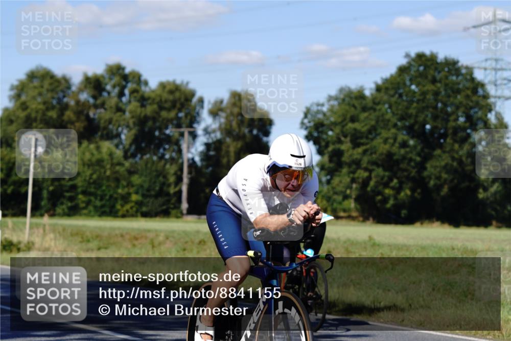 07.09.2025 - 19. Norderstedt Triathlon Michael Burmester http://msf.ph/oto/8841155 07.09.2025 15:20:13 Radfahren 868, 1495, 1526 meine-sportfotos.de