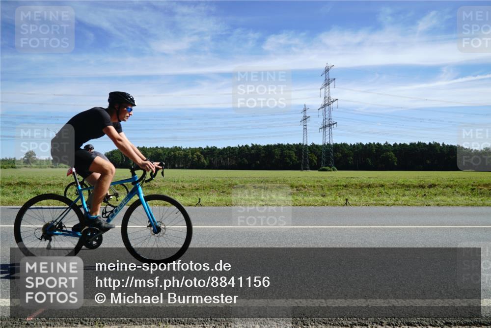 07.09.2025 - 19. Norderstedt Triathlon Michael Burmester http://msf.ph/oto/8841156 07.09.2025 12:23:32 Radfahren 173, 835, 1296, 1379 meine-sportfotos.de