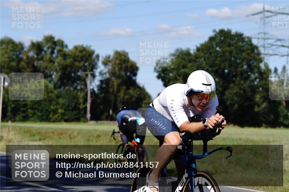 07.09.2025 - 19. Norderstedt Triathlon Michael Burmester http://msf.ph/oto/8841157 07.09.2025 15:20:13 Radfahren 868, 1495, 1526 meine-sportfotos.de
