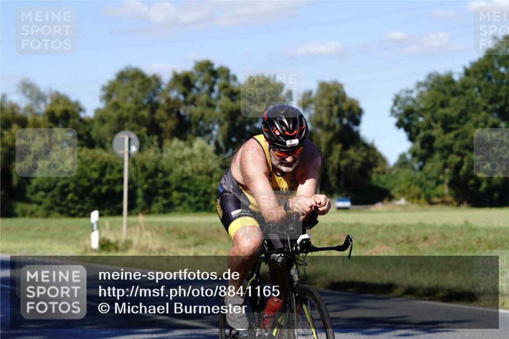 07.09.2025 - 19. Norderstedt Triathlon Michael Burmester http://msf.ph/oto/8841165 07.09.2025 15:20:25 Radfahren 1513, 1523 meine-sportfotos.de