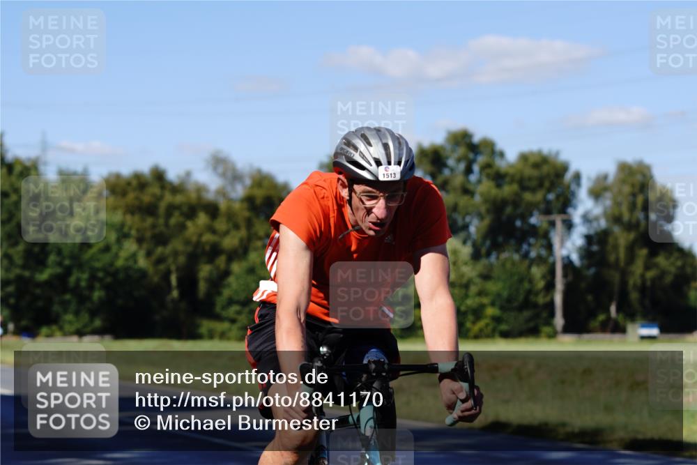 07.09.2025 - 19. Norderstedt Triathlon Michael Burmester http://msf.ph/oto/8841170 07.09.2025 15:20:27 Radfahren 1513, 1523 meine-sportfotos.de