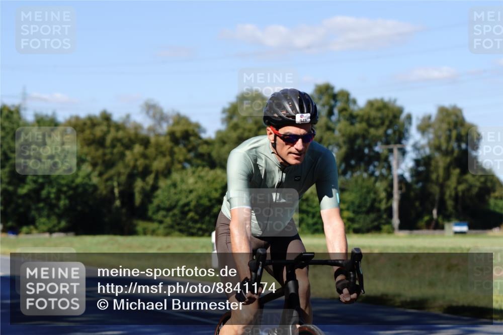 07.09.2025 - 19. Norderstedt Triathlon Michael Burmester http://msf.ph/oto/8841174 07.09.2025 15:20:35 Radfahren 945, 1506 meine-sportfotos.de