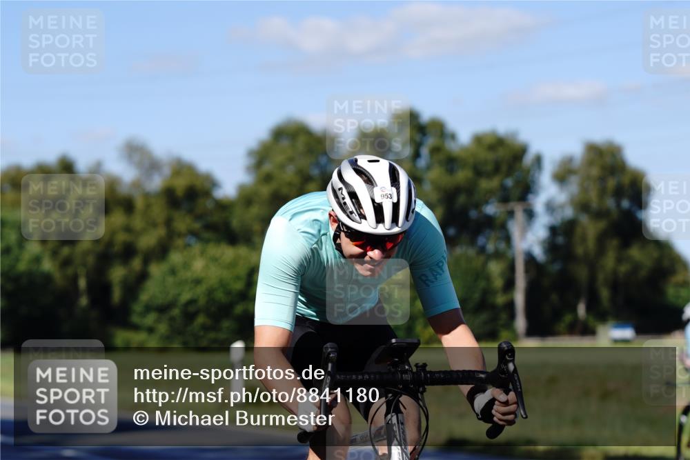 07.09.2025 - 19. Norderstedt Triathlon Michael Burmester http://msf.ph/oto/8841180 07.09.2025 15:20:44 Radfahren 953, 1460 meine-sportfotos.de