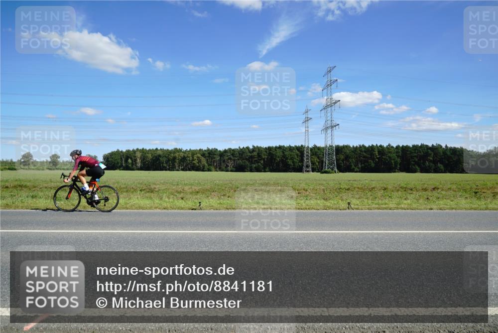 07.09.2025 - 19. Norderstedt Triathlon Michael Burmester http://msf.ph/oto/8841181 07.09.2025 14:31:01 Radfahren 395 meine-sportfotos.de