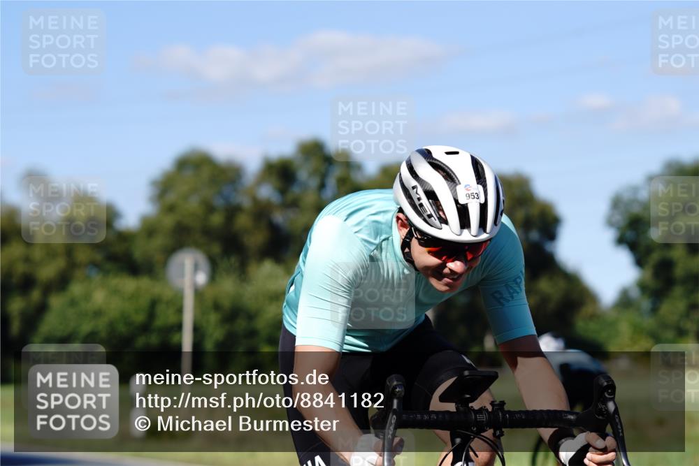07.09.2025 - 19. Norderstedt Triathlon Michael Burmester http://msf.ph/oto/8841182 07.09.2025 15:20:44 Radfahren 953, 1460 meine-sportfotos.de