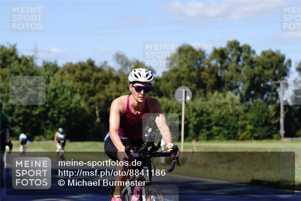 07.09.2025 - 19. Norderstedt Triathlon Michael Burmester http://msf.ph/oto/8841186 07.09.2025 15:20:49 Radfahren 464, 466 meine-sportfotos.de
