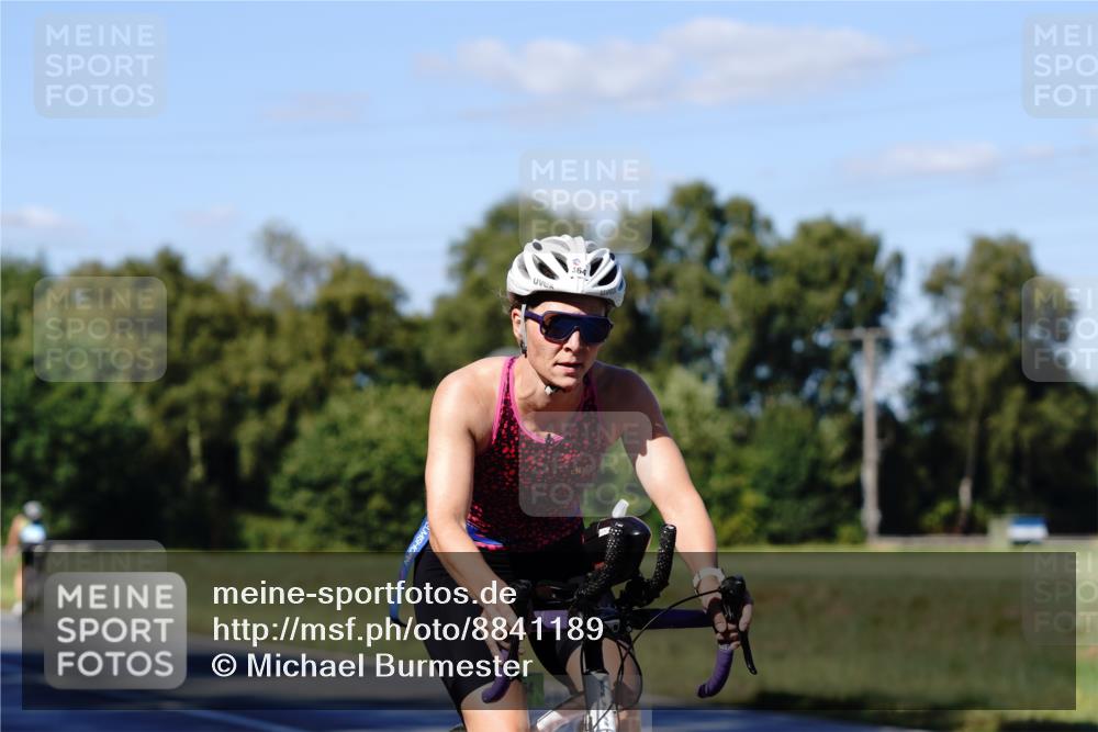 07.09.2025 - 19. Norderstedt Triathlon Michael Burmester http://msf.ph/oto/8841189 07.09.2025 15:20:49 Radfahren 464, 466 meine-sportfotos.de