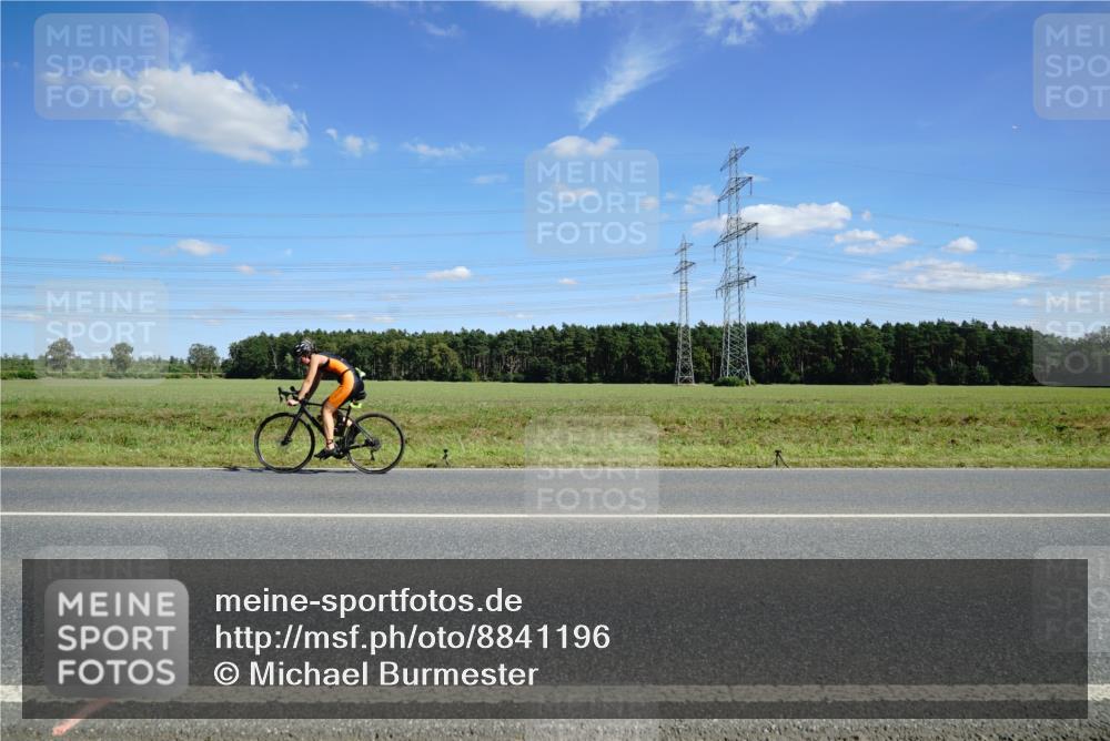 07.09.2025 - 19. Norderstedt Triathlon Michael Burmester http://msf.ph/oto/8841196 07.09.2025 14:31:03 Radfahren 395 meine-sportfotos.de