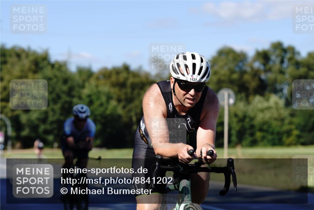 07.09.2025 - 19. Norderstedt Triathlon Michael Burmester http://msf.ph/oto/8841202 07.09.2025 15:21:02 Radfahren 416, 903, 936, 1427 meine-sportfotos.de