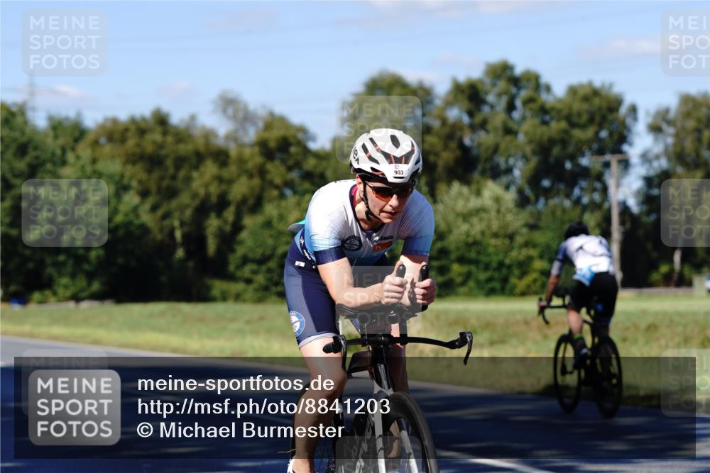 07.09.2025 - 19. Norderstedt Triathlon Michael Burmester http://msf.ph/oto/8841203 07.09.2025 15:21:02 Radfahren 416, 903, 936, 1427 meine-sportfotos.de