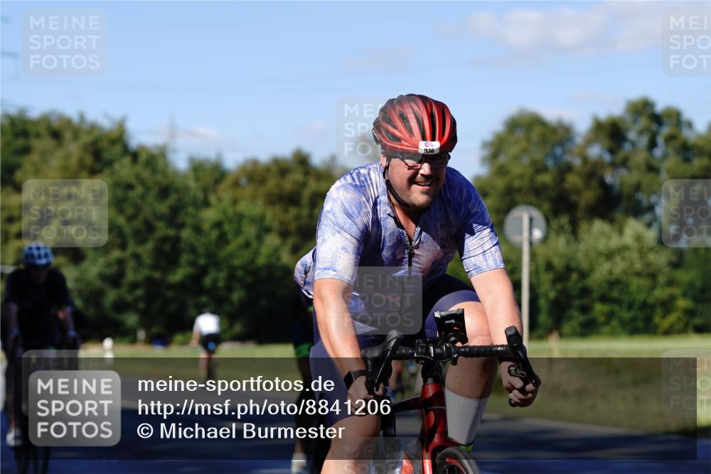 07.09.2025 - 19. Norderstedt Triathlon Michael Burmester http://msf.ph/oto/8841206 07.09.2025 15:21:06 Radfahren 377, 416, 902, 936, 951 meine-sportfotos.de