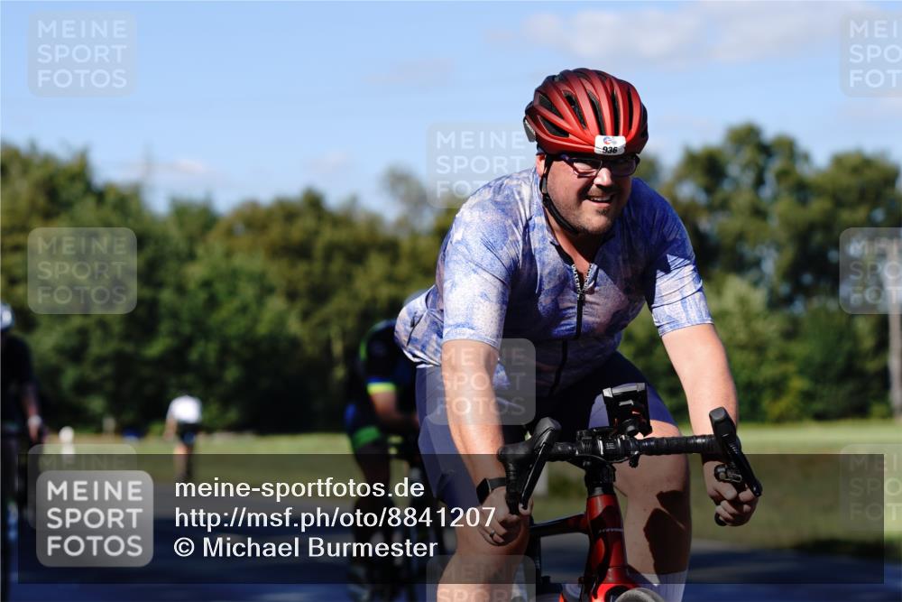 07.09.2025 - 19. Norderstedt Triathlon Michael Burmester http://msf.ph/oto/8841207 07.09.2025 15:21:06 Radfahren 377, 416, 902, 936, 951 meine-sportfotos.de