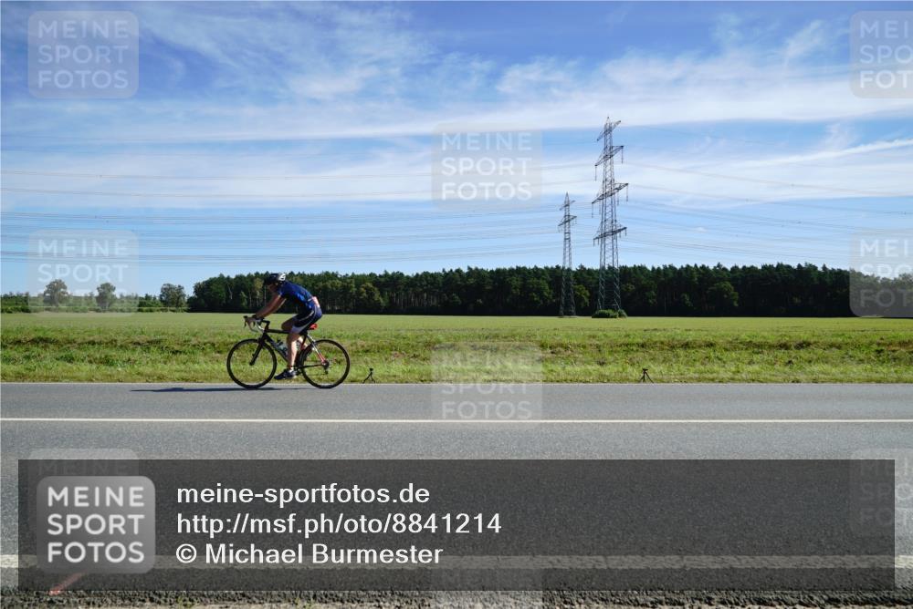 07.09.2025 - 19. Norderstedt Triathlon Michael Burmester http://msf.ph/oto/8841214 07.09.2025 12:23:46 Radfahren 1382 meine-sportfotos.de