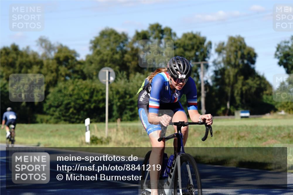 07.09.2025 - 19. Norderstedt Triathlon Michael Burmester http://msf.ph/oto/8841219 07.09.2025 15:21:13 Radfahren 480, 897, 914, 1504, 1537 meine-sportfotos.de
