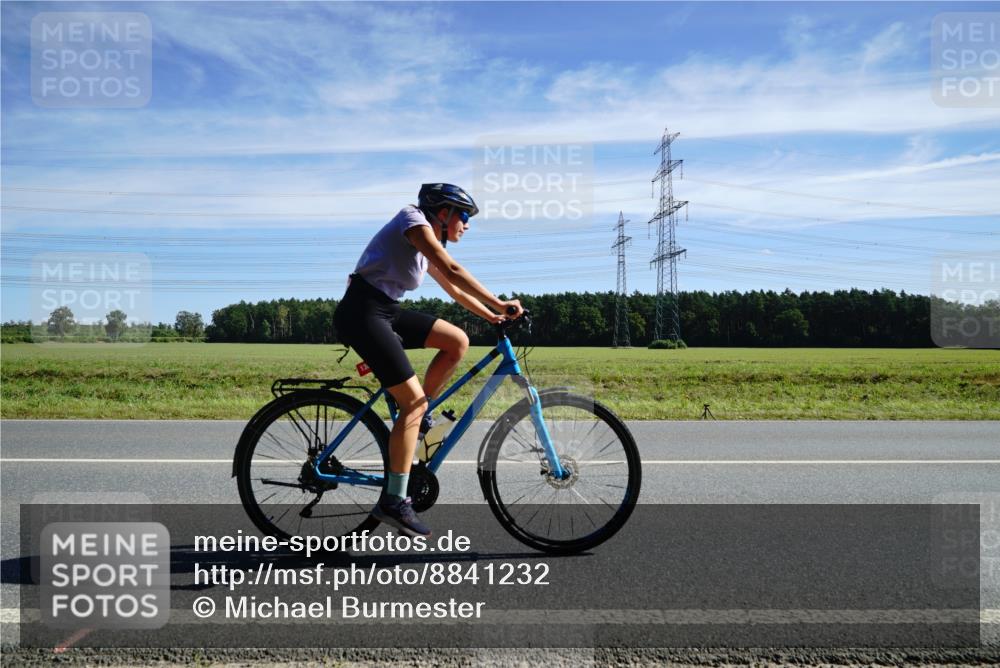07.09.2025 - 19. Norderstedt Triathlon Michael Burmester http://msf.ph/oto/8841232 07.09.2025 12:23:49 Radfahren 1382 meine-sportfotos.de