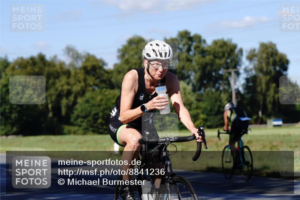 07.09.2025 - 19. Norderstedt Triathlon Michael Burmester http://msf.ph/oto/8841236 07.09.2025 15:21:23 Radfahren 1533, 1546 meine-sportfotos.de