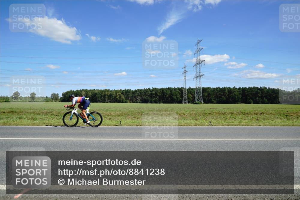 07.09.2025 - 19. Norderstedt Triathlon Michael Burmester http://msf.ph/oto/8841238 07.09.2025 14:31:13 Radfahren 1010, 1016 meine-sportfotos.de