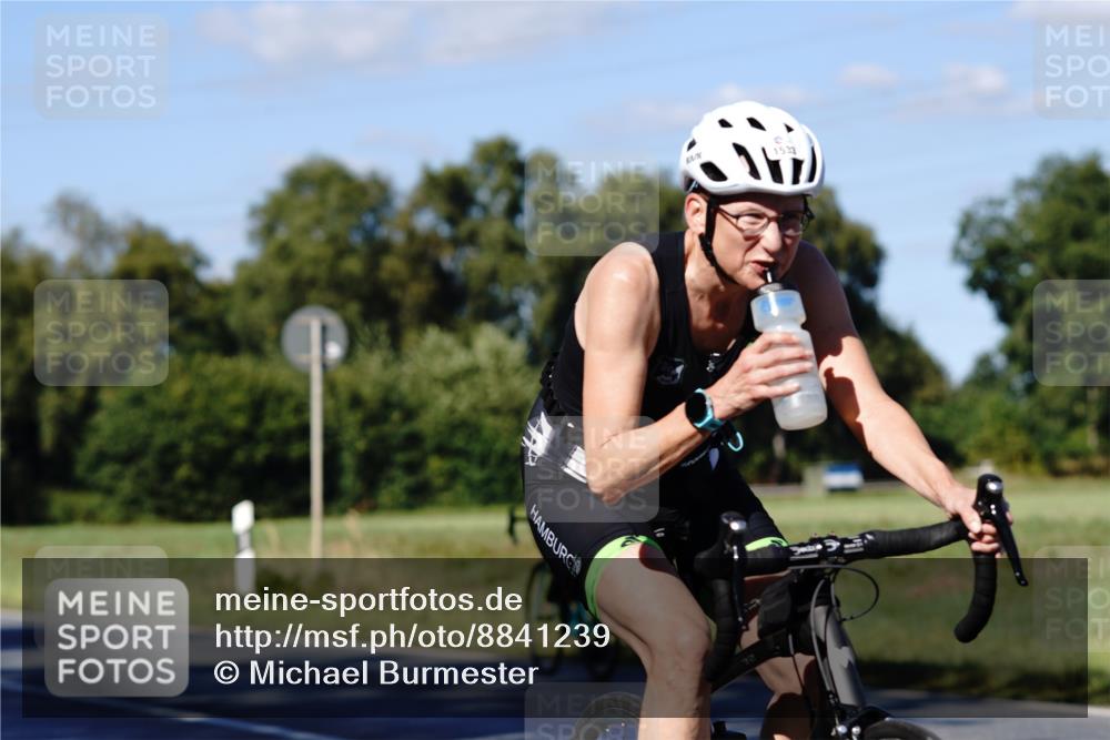 07.09.2025 - 19. Norderstedt Triathlon Michael Burmester http://msf.ph/oto/8841239 07.09.2025 15:21:23 Radfahren 1533, 1546 meine-sportfotos.de