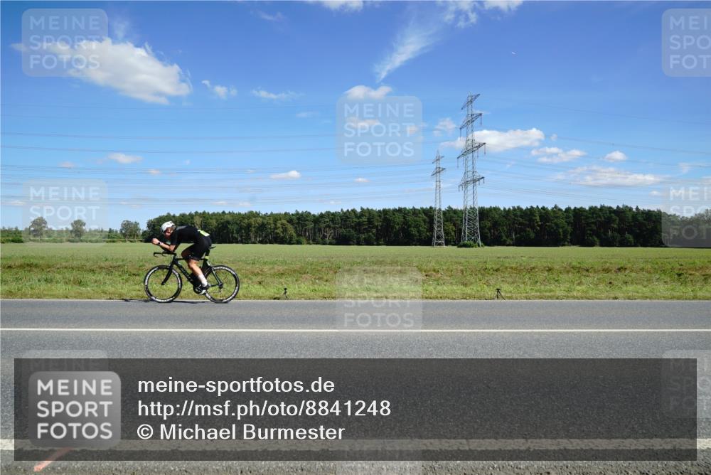 07.09.2025 - 19. Norderstedt Triathlon Michael Burmester http://msf.ph/oto/8841248 07.09.2025 14:31:15 Radfahren 960, 1010, 1016, 1496 meine-sportfotos.de