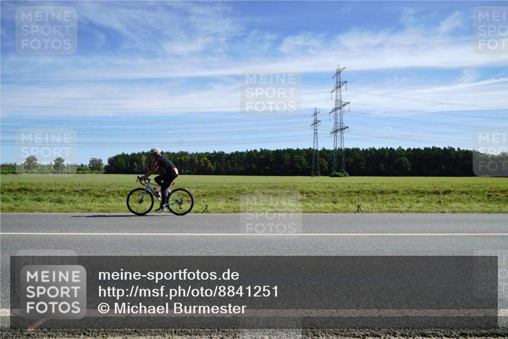 07.09.2025 - 19. Norderstedt Triathlon Michael Burmester http://msf.ph/oto/8841251 07.09.2025 12:23:53 Radfahren  meine-sportfotos.de