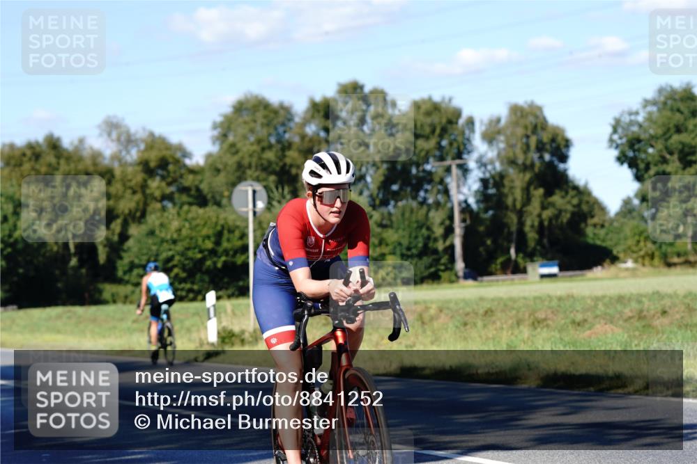 07.09.2025 - 19. Norderstedt Triathlon Michael Burmester http://msf.ph/oto/8841252 07.09.2025 15:21:40 Radfahren 479, 882, 1494, 1498 meine-sportfotos.de
