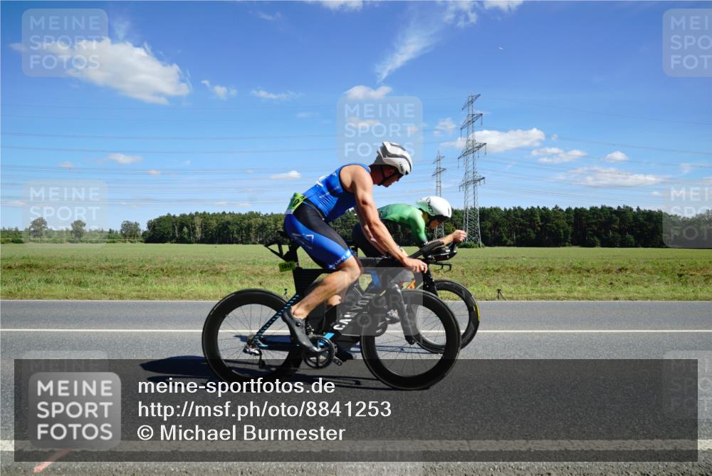 07.09.2025 - 19. Norderstedt Triathlon Michael Burmester http://msf.ph/oto/8841253 07.09.2025 14:31:16 Radfahren 960, 1010, 1016, 1496 meine-sportfotos.de